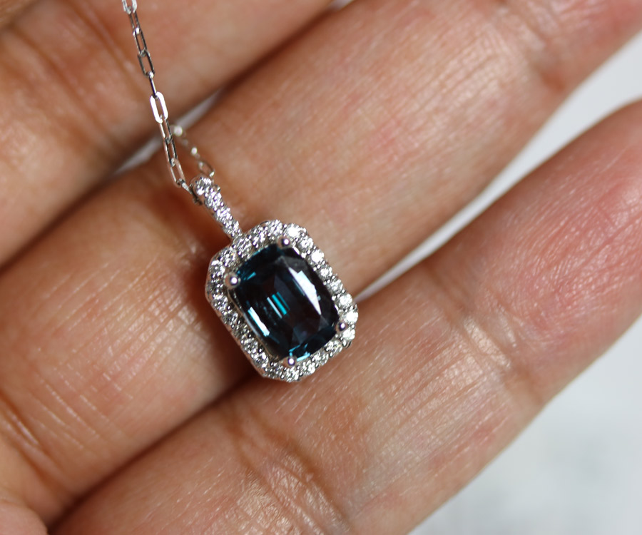 alexandrite alexandrite pendant