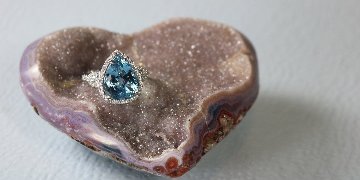 18K White Gold Pear Shaped Aquamarine & Diamond 3 Stone Ring and anna new york agate heart