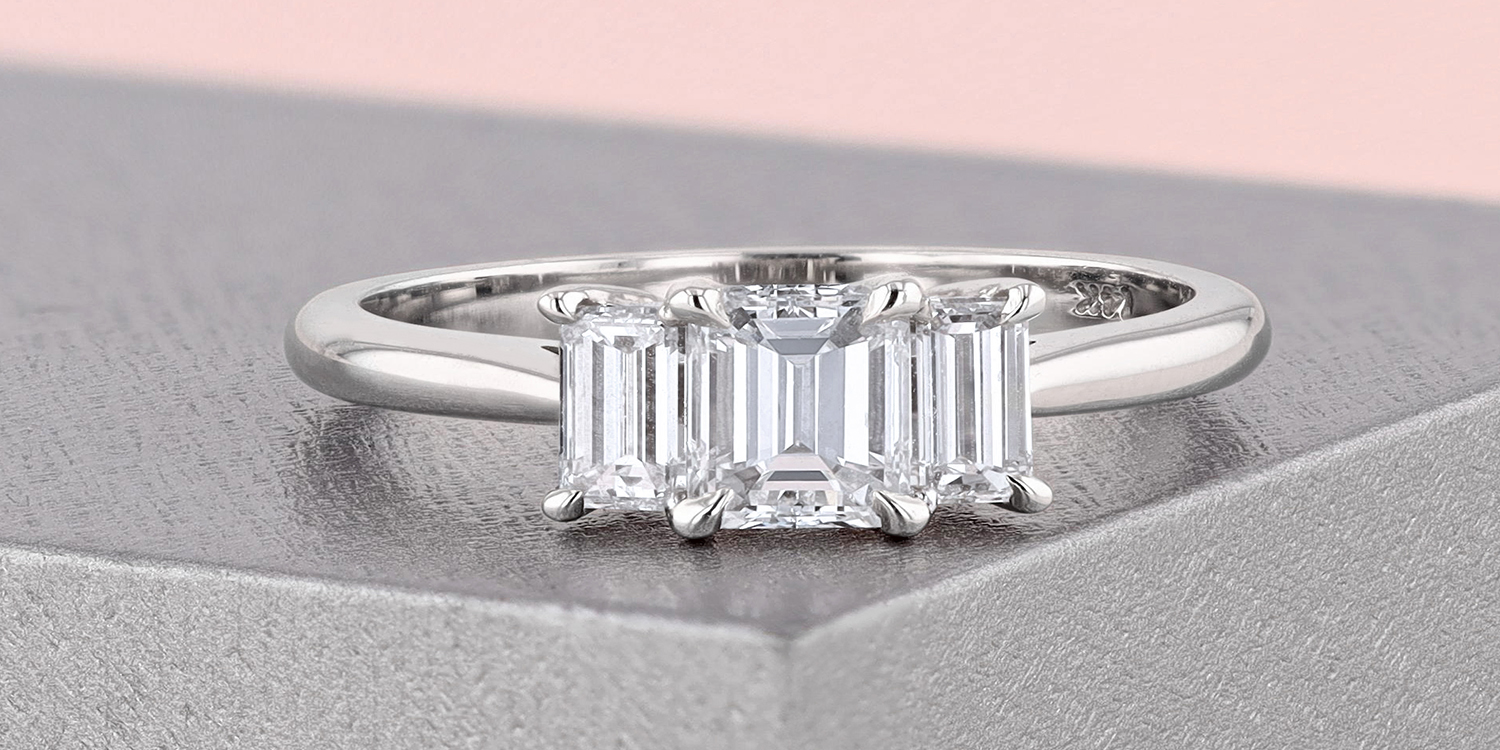 Star Halo Diamond Engagement Ring | R1113W | Valina Engagement Rings