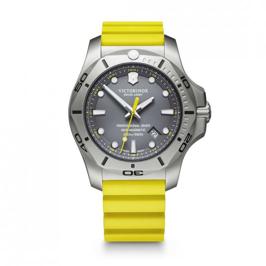 victorinox professional diver watch