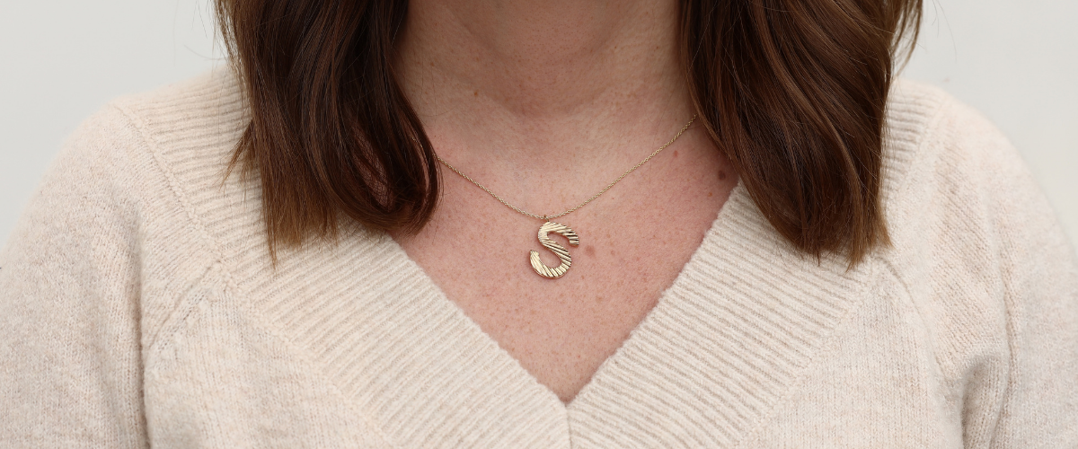 gold initial pendant necklace