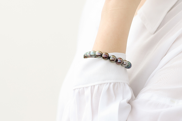 pearl bracelet