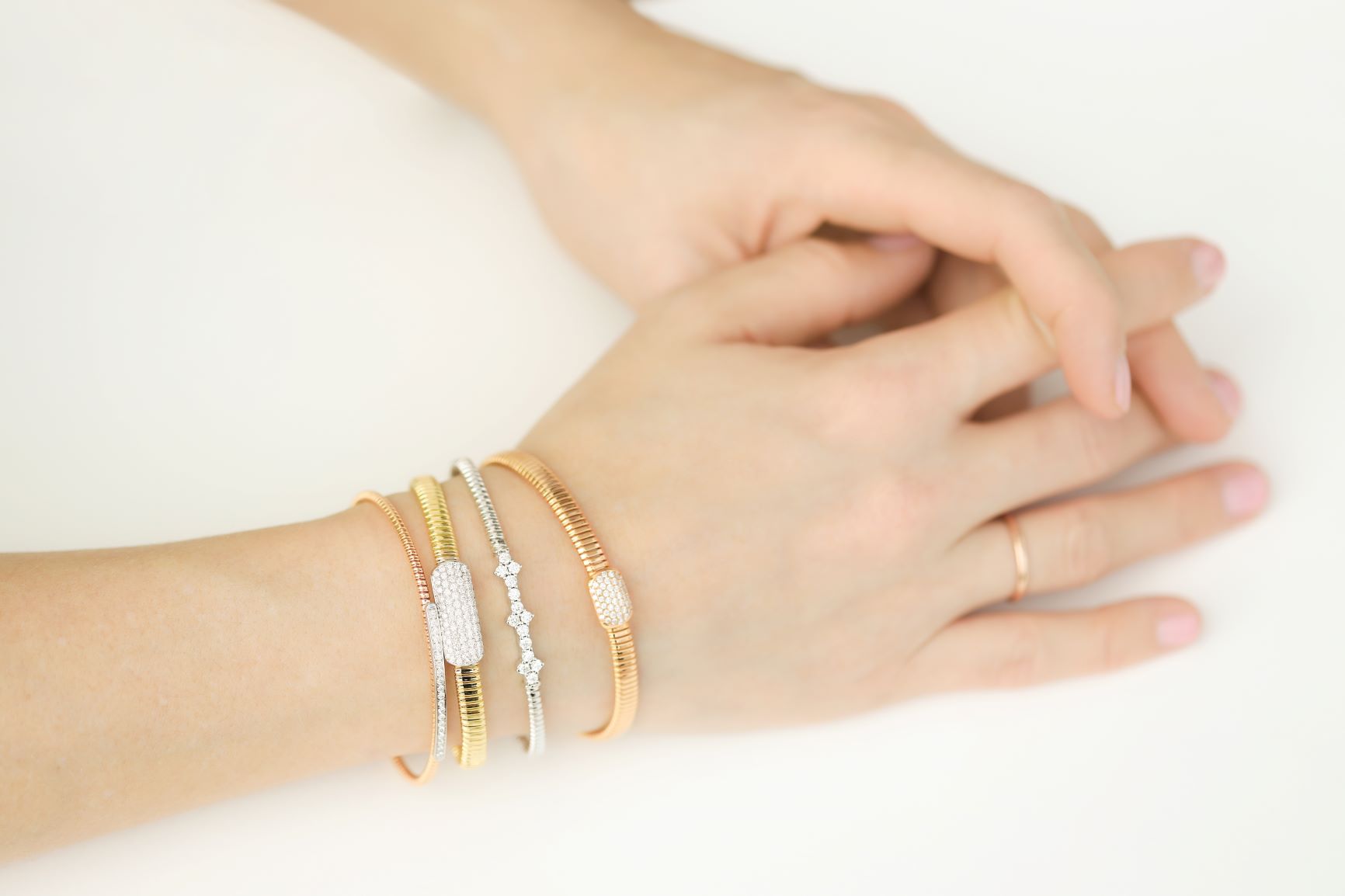 How to Stack Bracelets with Style: Your Personal Guide – Artizan Joyeria