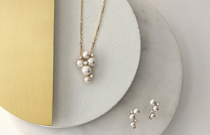 pearl-diamond-gold-jewelry pearl diamond and gold necklace and earrings