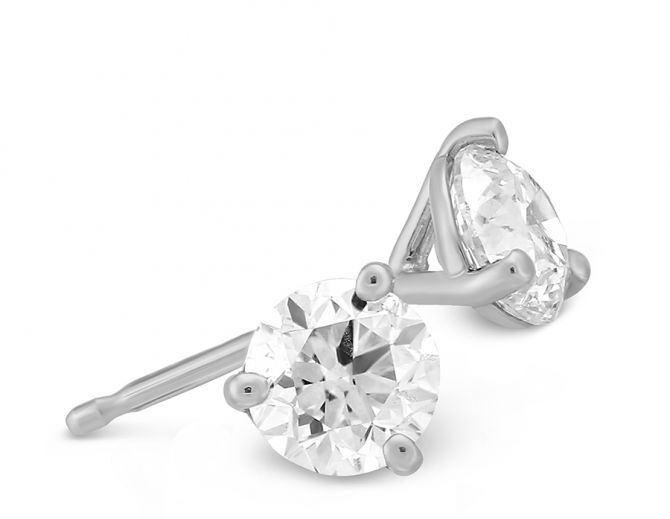 platinum diamond stud earrings