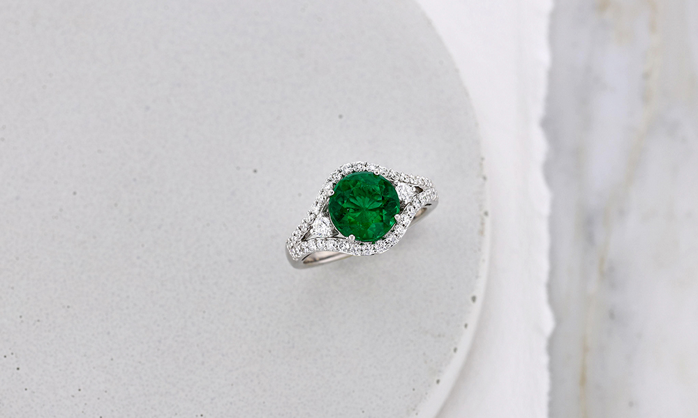 emerald gemstone ring