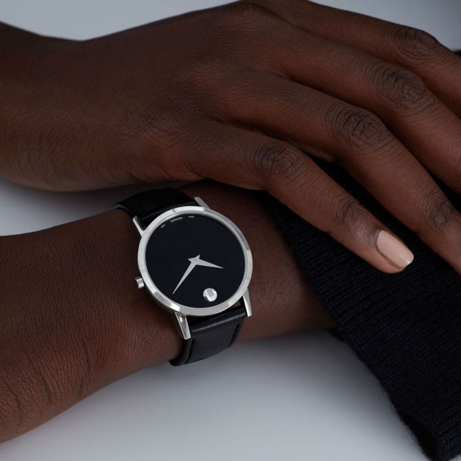 Movado Museum Classic 33mm Women display picture 2
