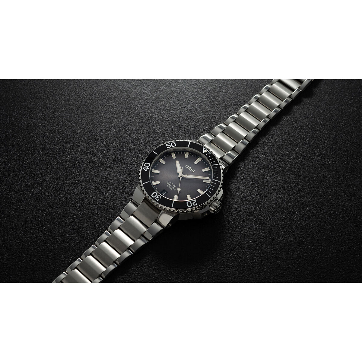 Oris Watches Aquis Date Calibre 400 41.50mm Watch, Anthracite Black Dial