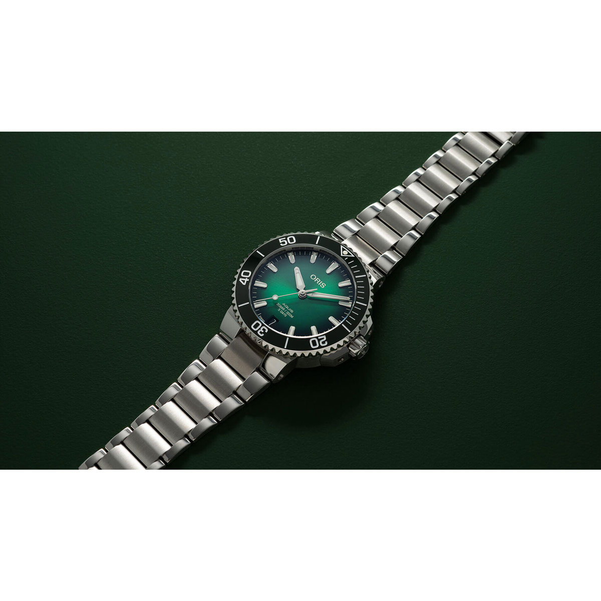 Oris Watches Aquis Date Calibre 400 41.5mm Watch, Green Dial