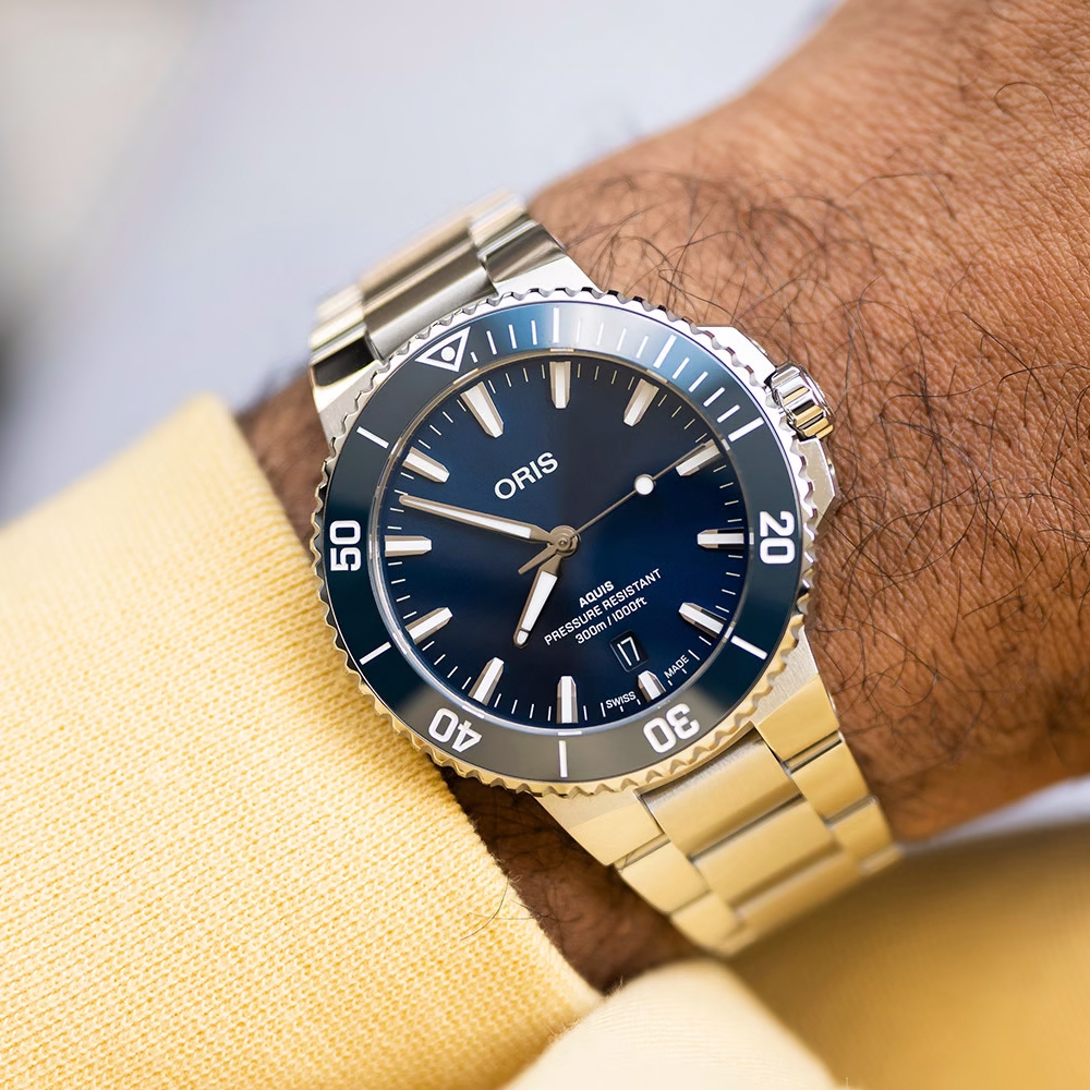Oris Aquis Date 41.5 mm Stainless Steel Watch, Blue Dial