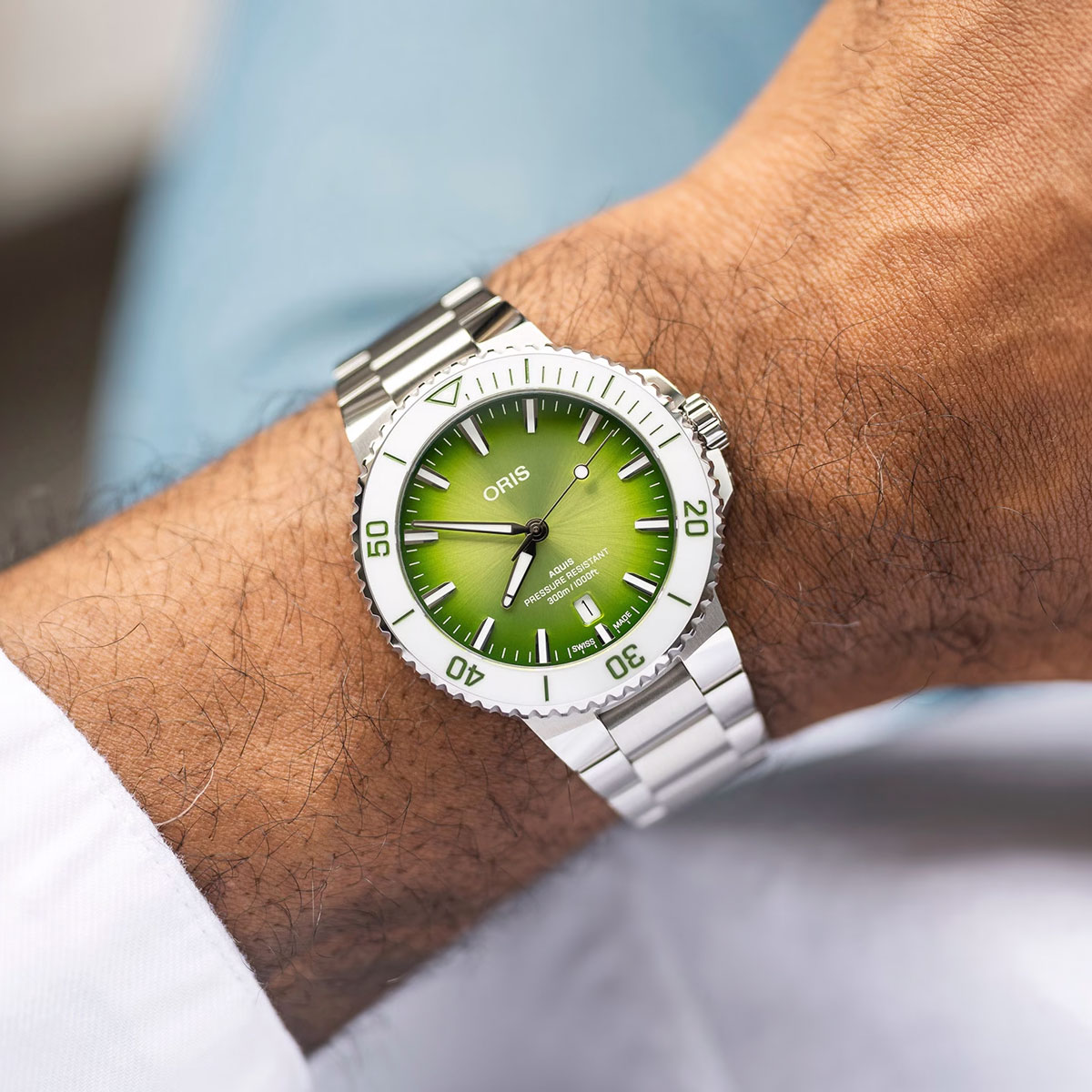 Oris Aquis Date Taste Of Summer 41.5mm Watch, Green Dial
