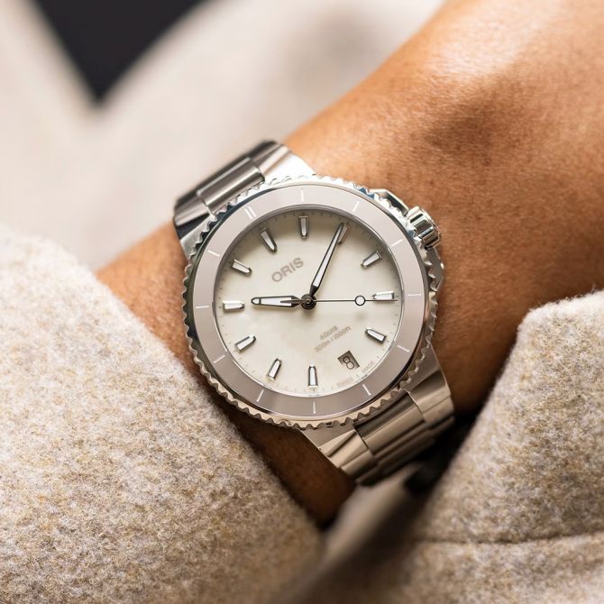 oris aquis date bracelet