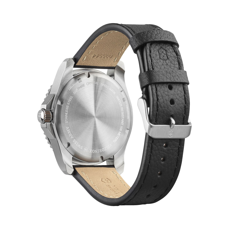 Victorinox  Swiss Army Maverick Black 43mm Watch