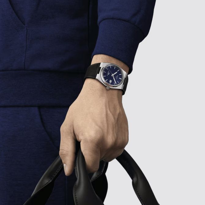 【美品】TISSOT PRX 40mm ブルー 自動巻き TISSOT 正規品TISSOT ティソ PRX ブルー文字盤 自動巻きモデル