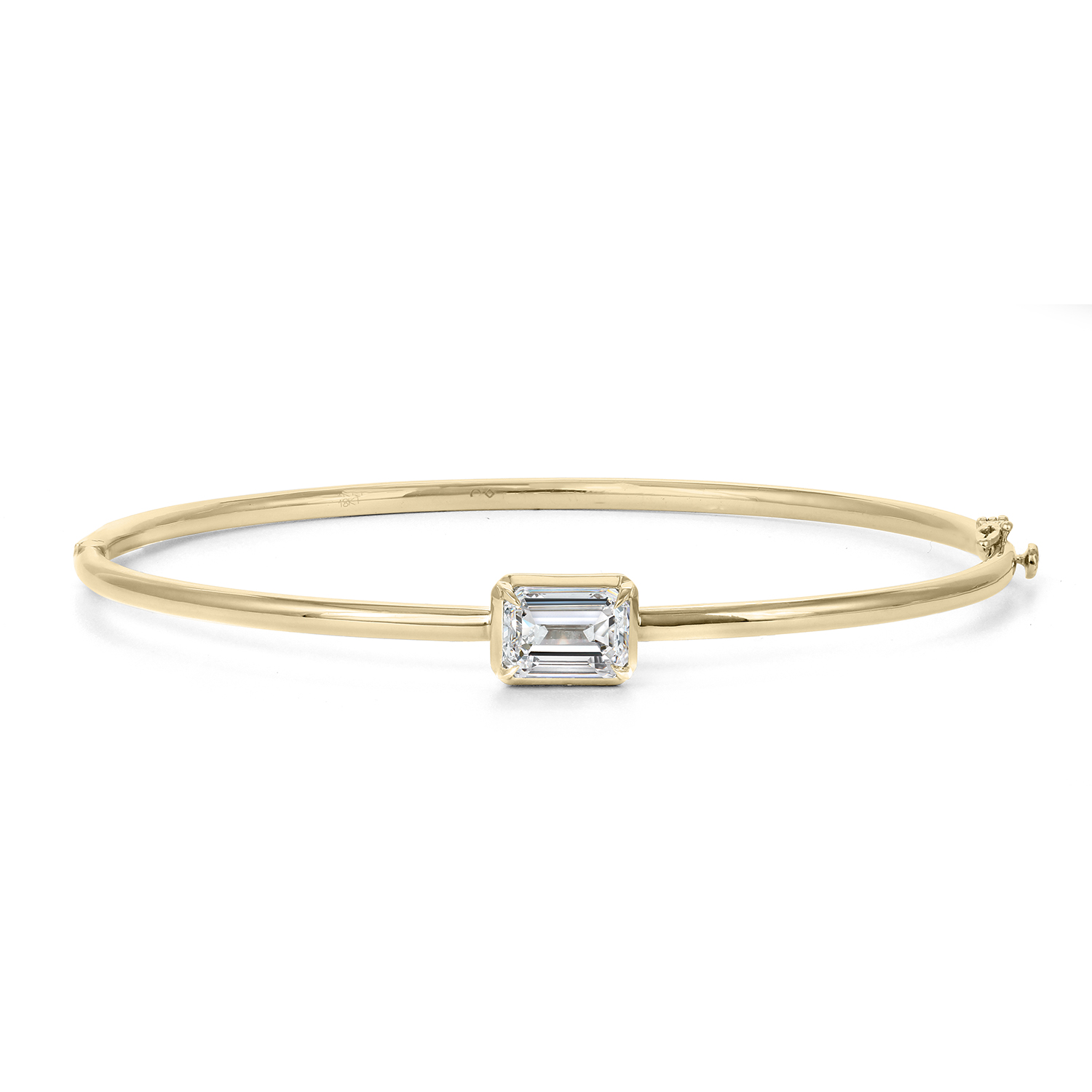 Clarity Diamond Lab-Grown Signature Emerald Diamond Solitaire Bangle Bracelet in Yellow Gold, 1.60 c
