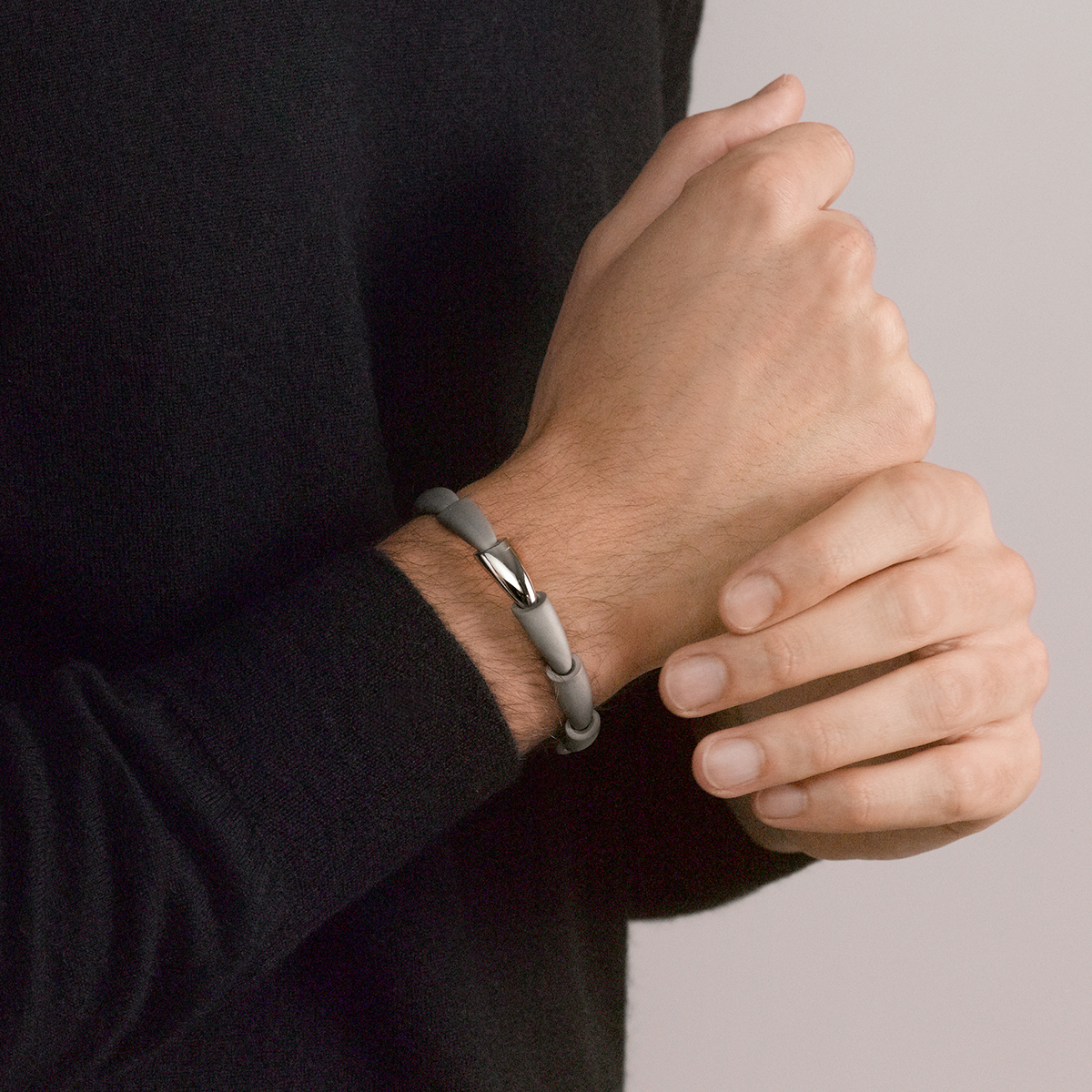 Vhernier Calla Titanium & Platinum Bracelet