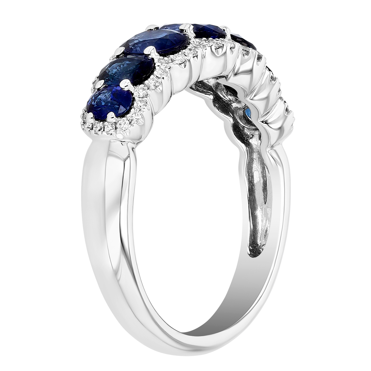Oval Sapphire Graduated Ring with Scalloped Diamond Edges in White Gold