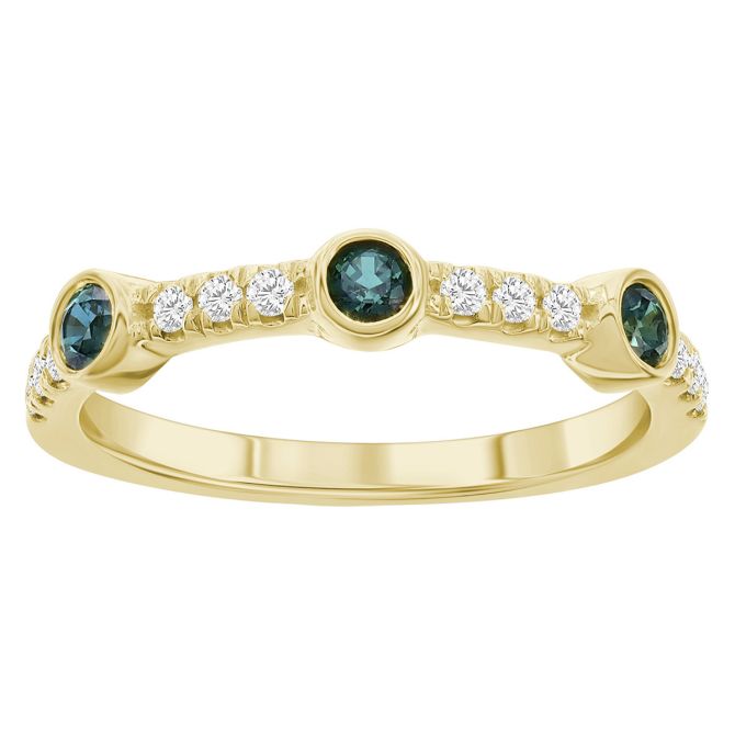 Round Alexandrite & Diamond Station Ring in Yellow Gold