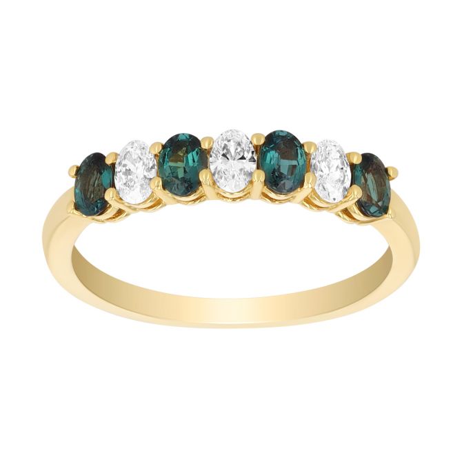 Oval Alexandrite & Diamond Ring in Yellow Gold
