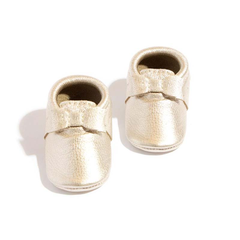 Freshly Picked Bow Moccasin Mini Sole, Platinum | Borsheims