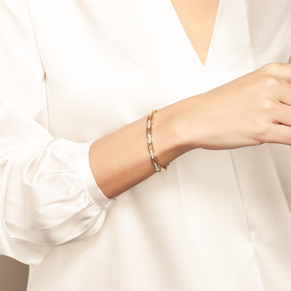 Roberto Coin Navarra Yellow Gold Thin Diamond Link Bangle Bracelet