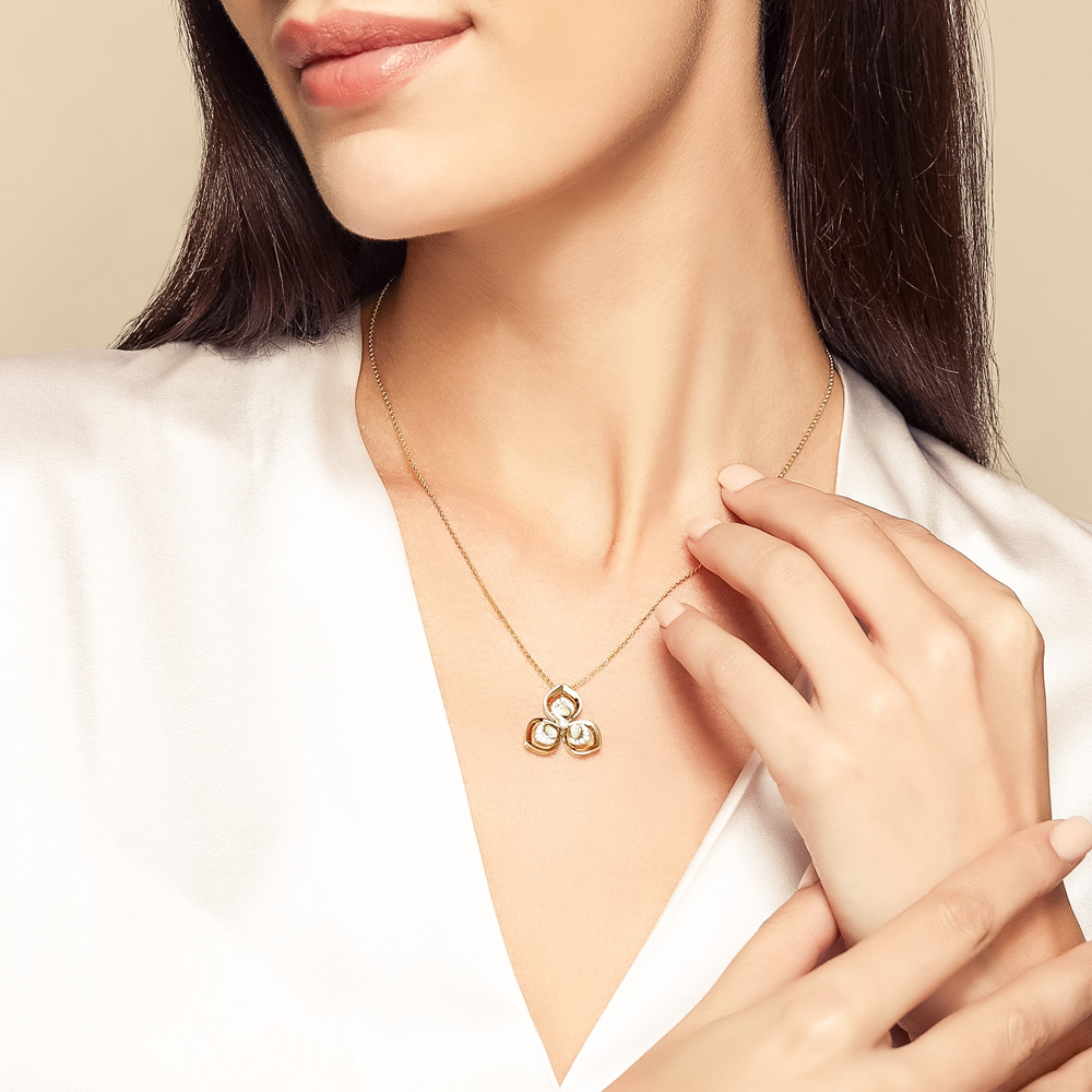 Roberto Coin Diamond 3 Petal Flower Pendant in Yellow Gold, 18