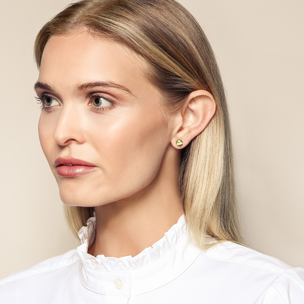 Checkerboard Cushion Peridot Earrings in White Gold