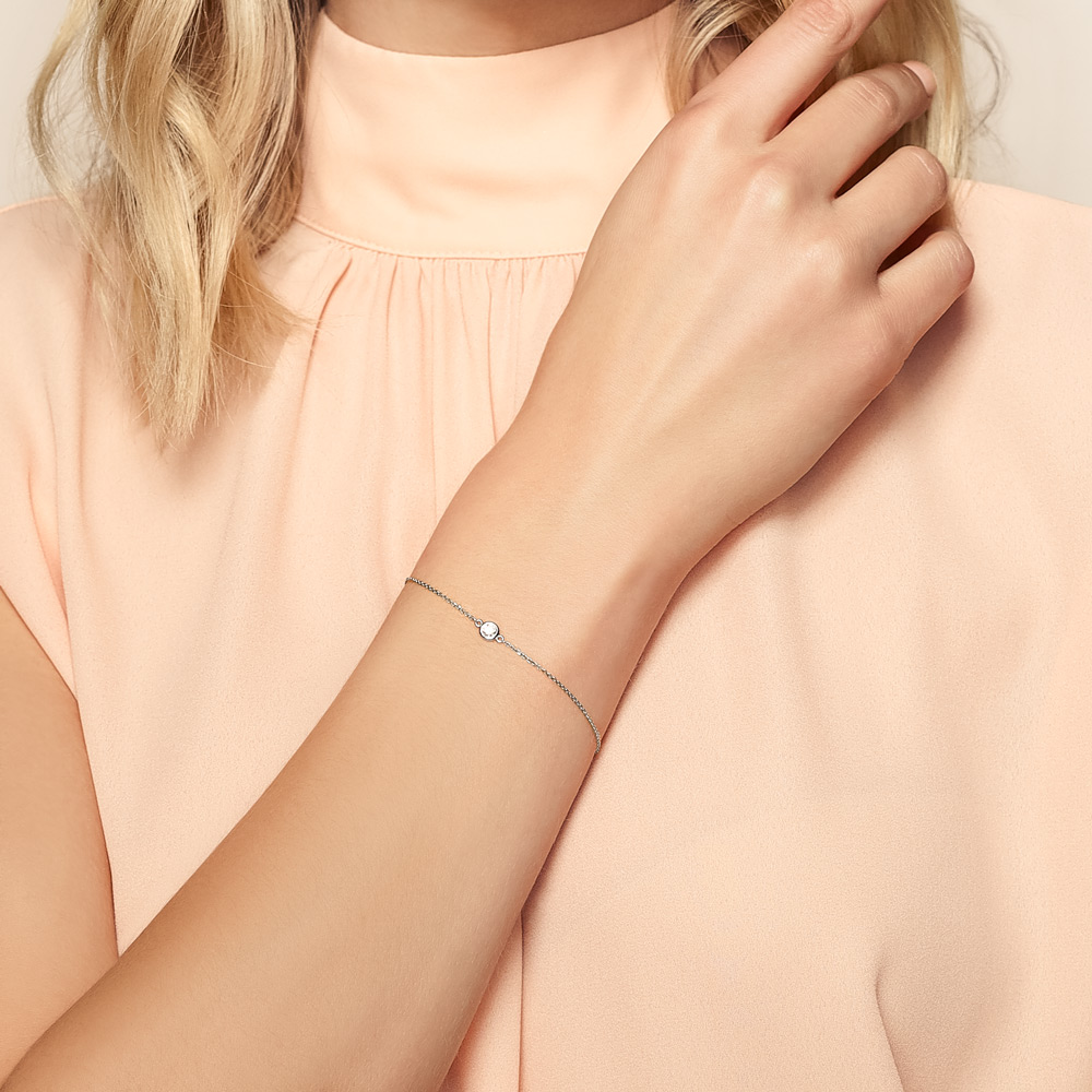 Diamond Bezel Set Single Station Bracelet in White Gold, 7.5