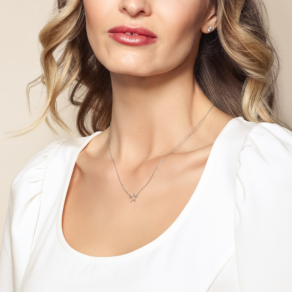 Open Star Necklace in White Gold, 18