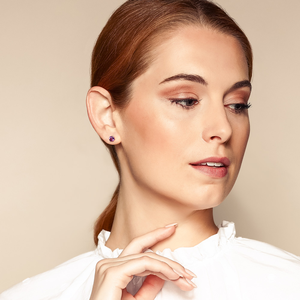 Round Faceted Amethyst Stud Earrings in White Gold, 6mm