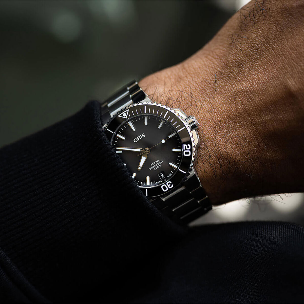 Oris Watches Aquis Date Calibre 400 41.50mm Watch, Anthracite Black Dial