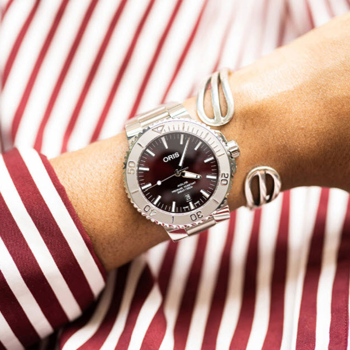 Oris Watches Aquis Date Relief 43.5mm Watch, Cherry Dial