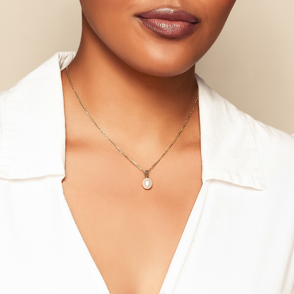 Freshwater Cultured Pearl Pendant Necklace in Yellow Gold