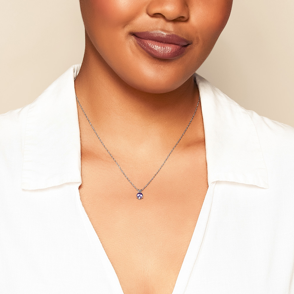 Round 6mm Tanzanite Pendant in White Gold, 18