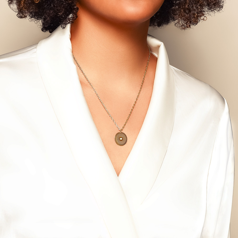 Zoe Chicco Yellow Gold Medium Sunbeam Medallion Pendant with Diamond, 22