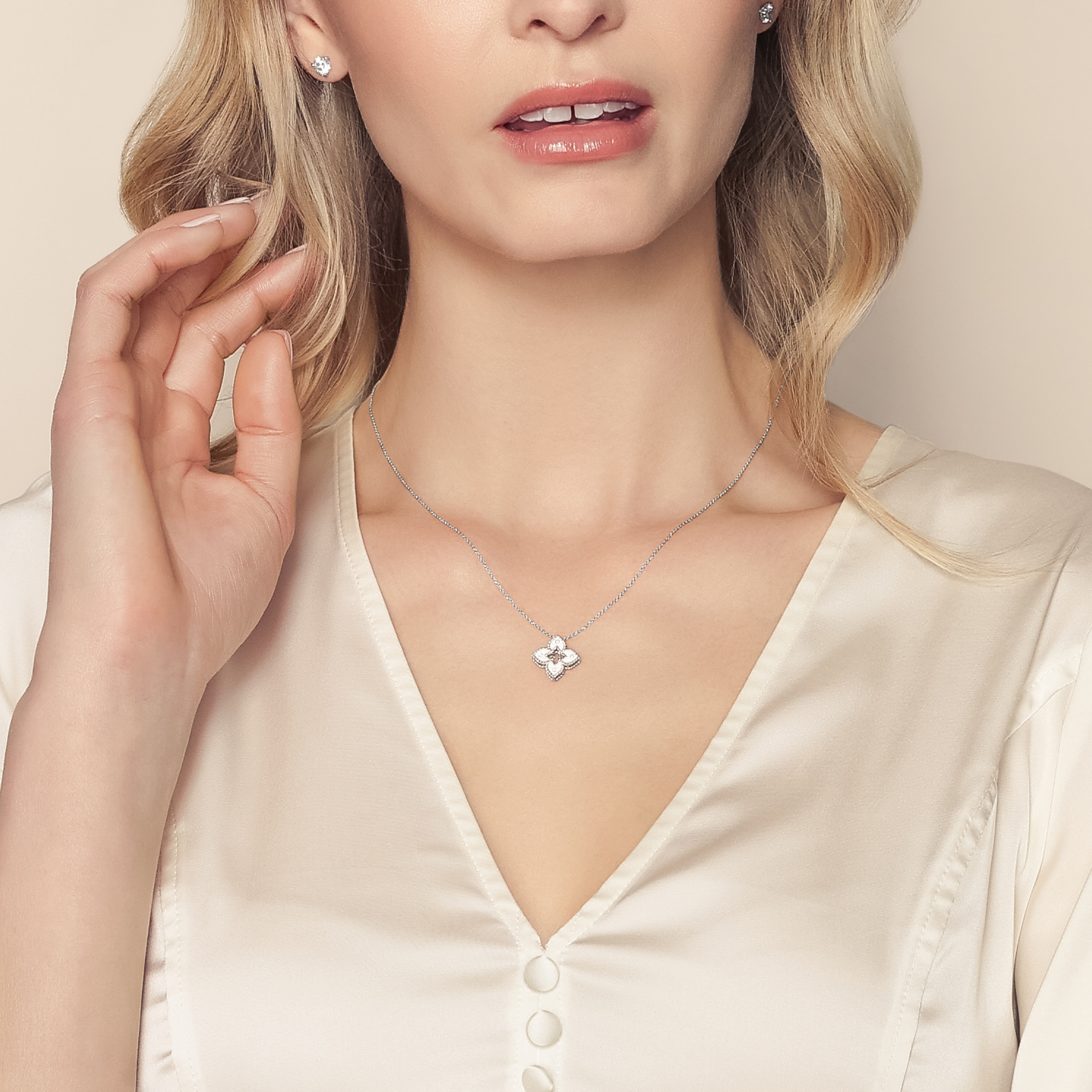 Roberto Coin Venetian Princess Flower Petite 18K Gold Pendant with Diamonds, 18