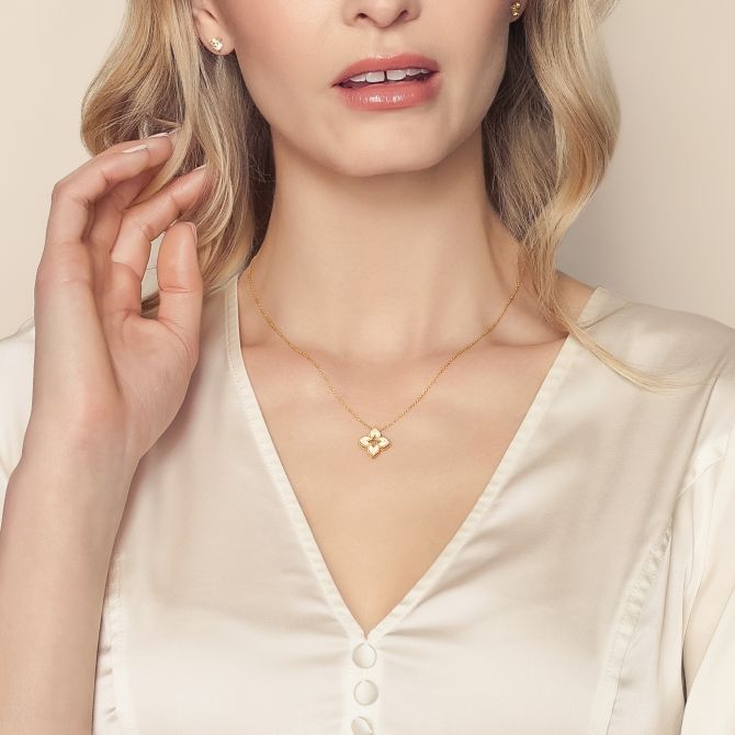 Venetian Princess Flower Petite Yellow Gold Pendant with Diamonds