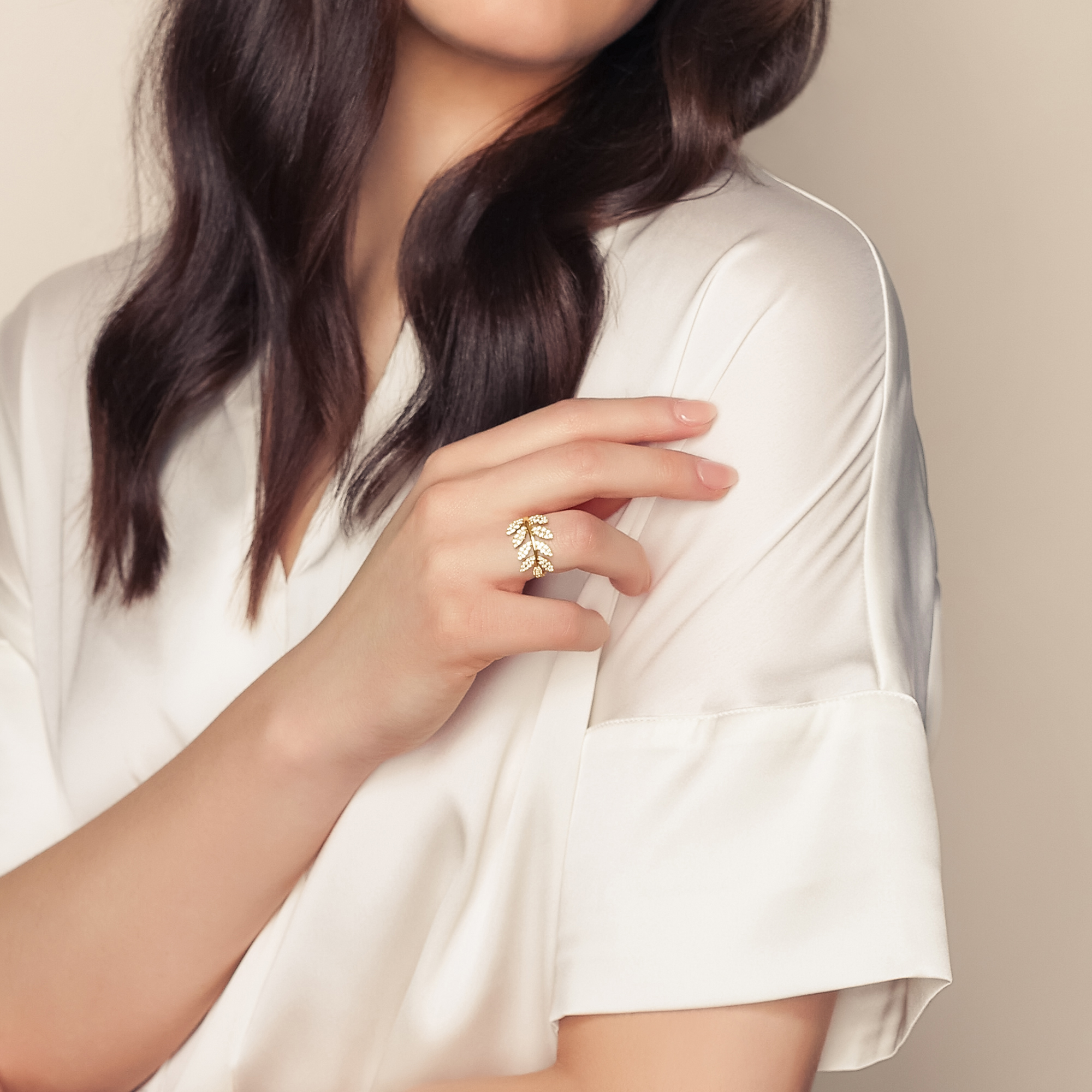 Diamond Pave Leaf Pattern Ring in Yellow Gold