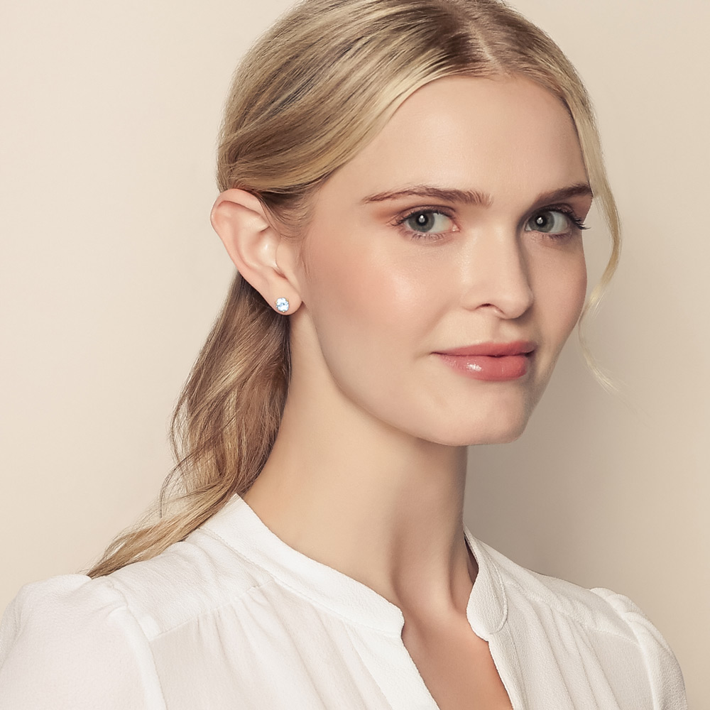 Round Faceted Aquamarine Earrings in Yellow Gold, 6mm