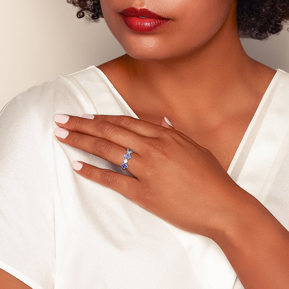 Sapphire Clover & Diamond Band Ring in White Gold with Milgrain