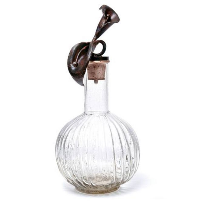 Jan Barboglio Acanalado Lily Decanter