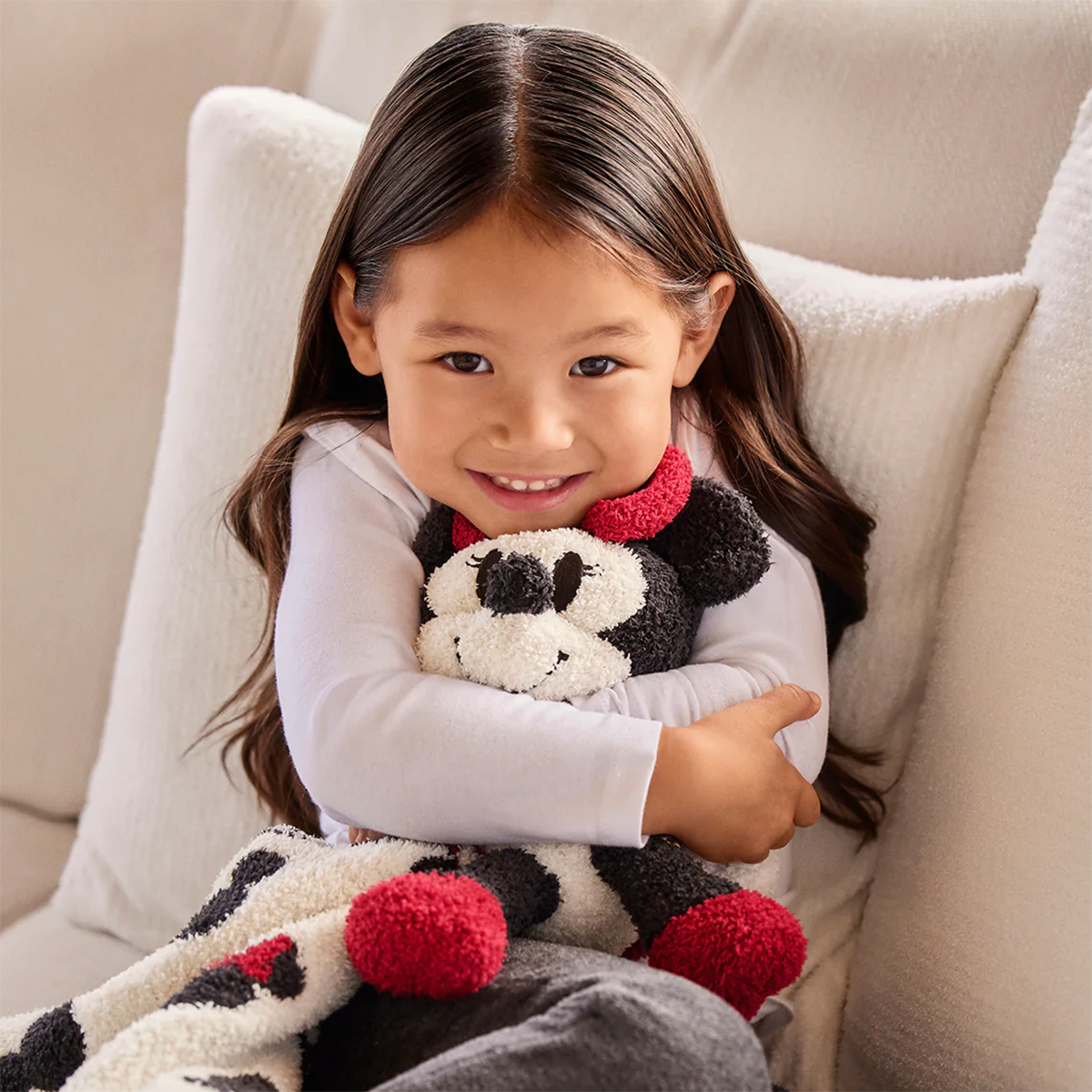 Barefoot Dreams CozyChic Disney Classic Minnie Mouse Blanket Buddie