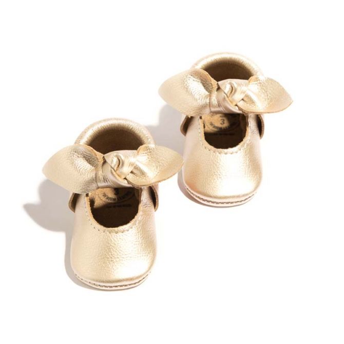 Freshly Picked Platinum Knotted Bow Moccasin, Size 5