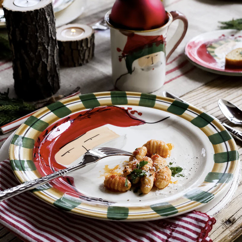Vietri Old St. Nick with Red Hat Round Salad Plate