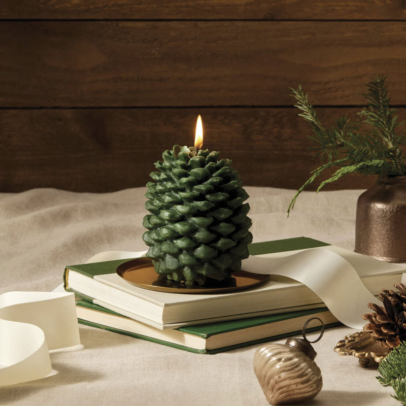 Thymes Frasier Fir Petite Molded Pinecone Candle