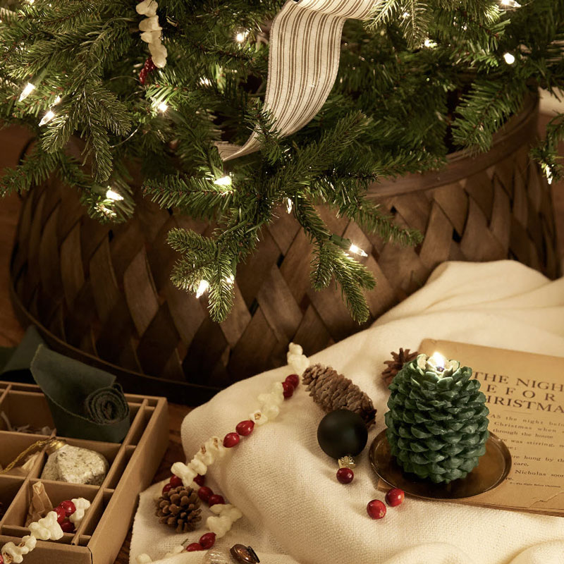 Thymes Frasier Fir Petite Molded Pinecone Candle