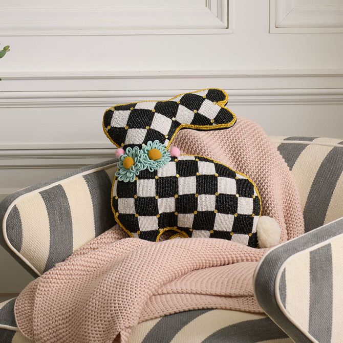 McKenzie-Childs ビーズ　クッション MacKenzie-Childs Beaded Bunny Shaped Throw Pillow | 75753-0006