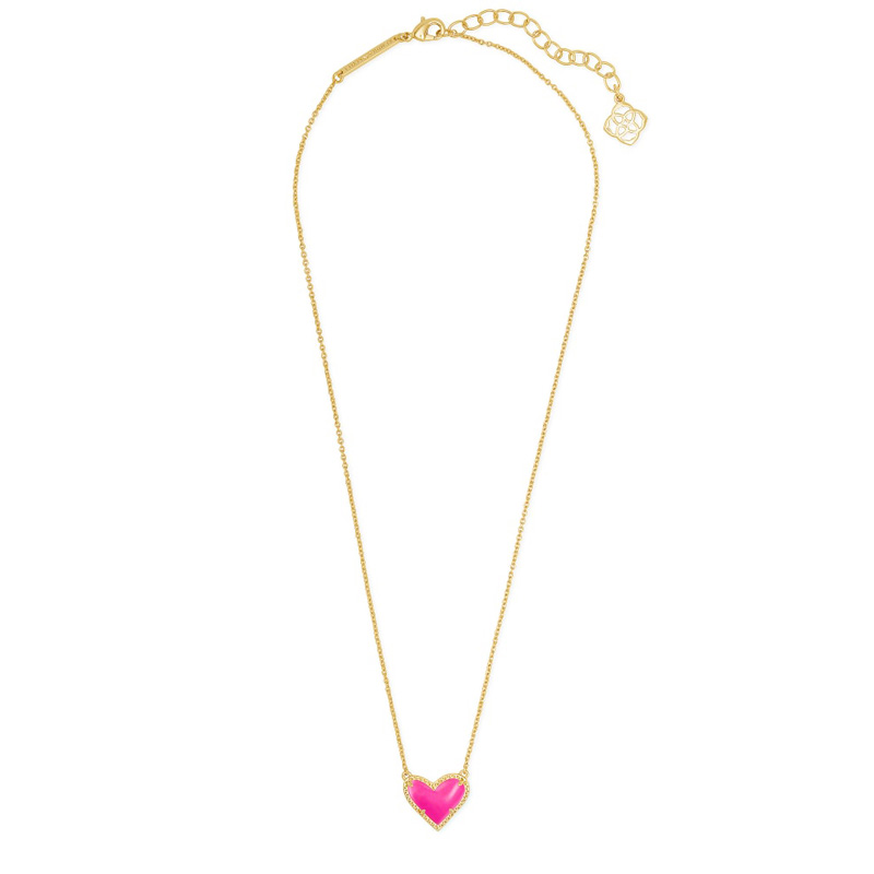 Kendra Scott Ari Heart Gold Tone Pendant Necklace in Magenta Magnesite