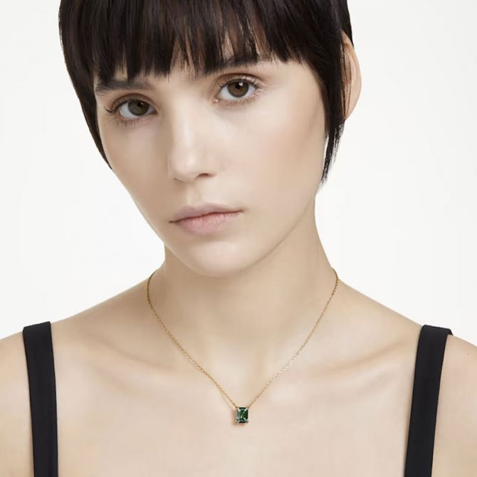 SWAROVSKI Matrix ペンダント　グリーン Swarovski Matrix Rectangular Cut Pendant Necklace, Green and Gold