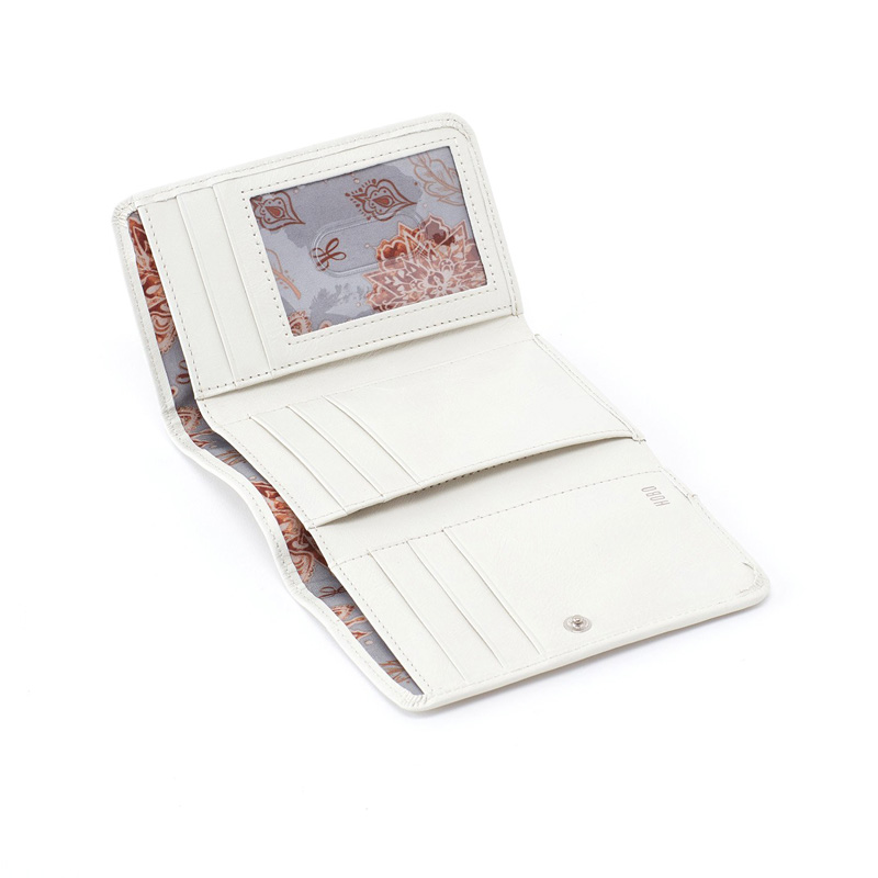 Hobo Jill Trifold Wallet, Latte